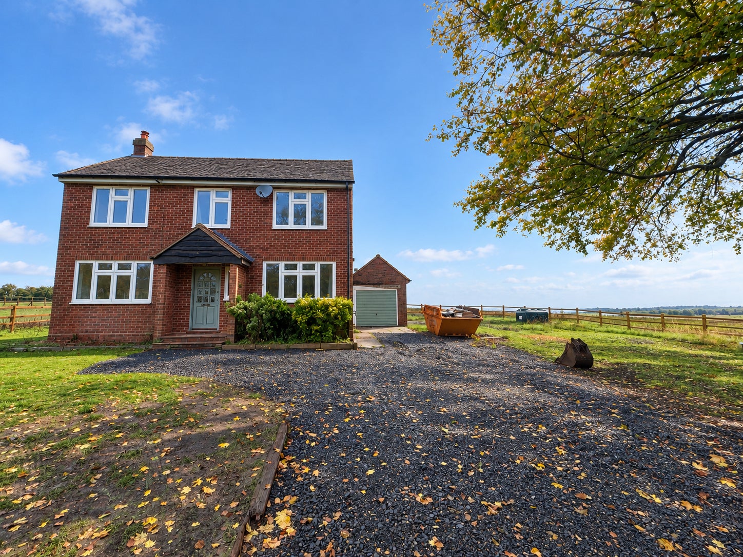 House Eythrope Road in Stone