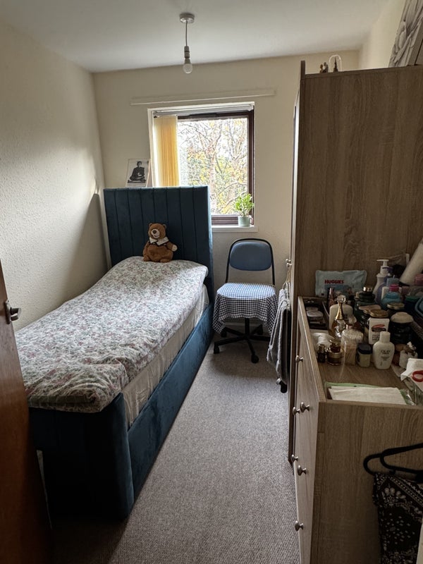 Room Elmfield Avenue in Leicester