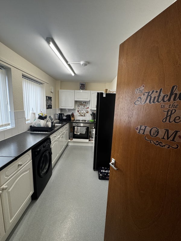 Room Elmfield Avenue in Leicester