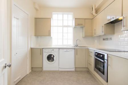 Flat Queensway in City of Westminster