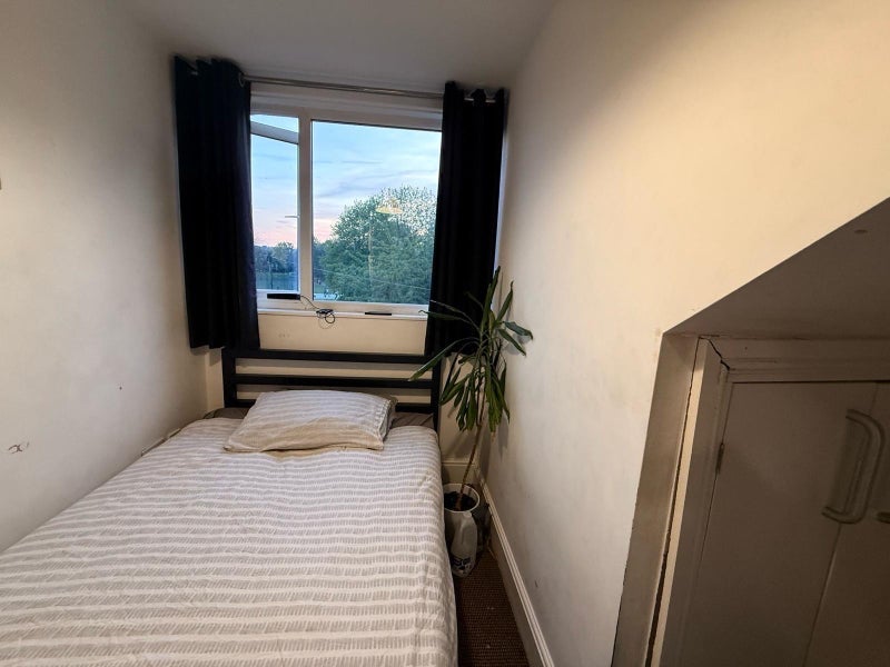 Room Abbeydale Road in Sheffield