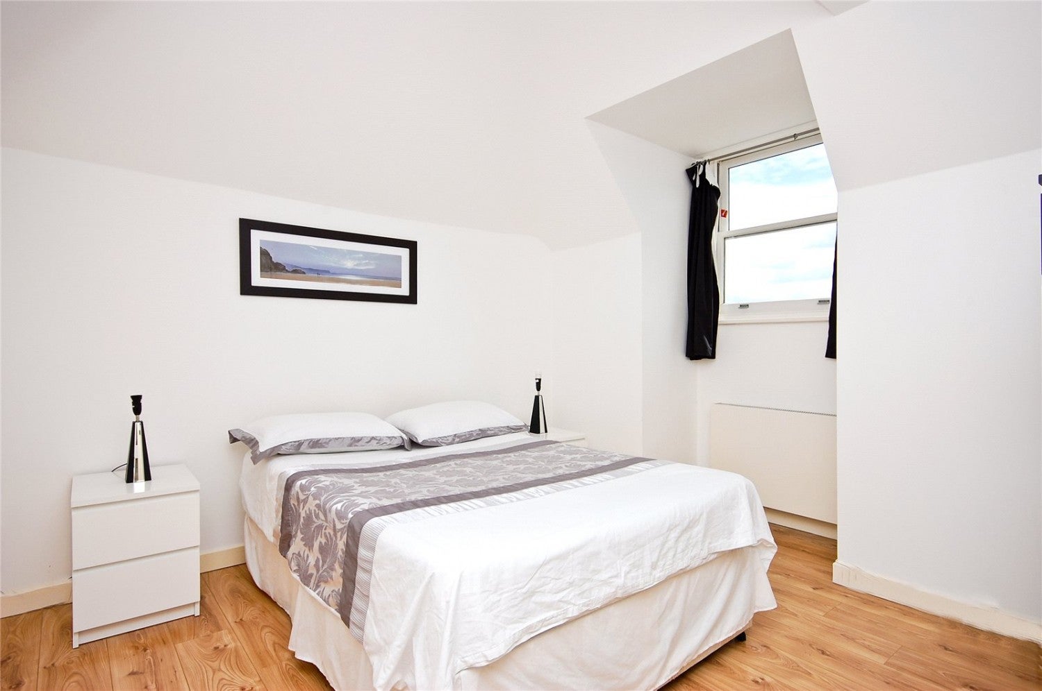 Flat St. Pauls Avenue in Greater London