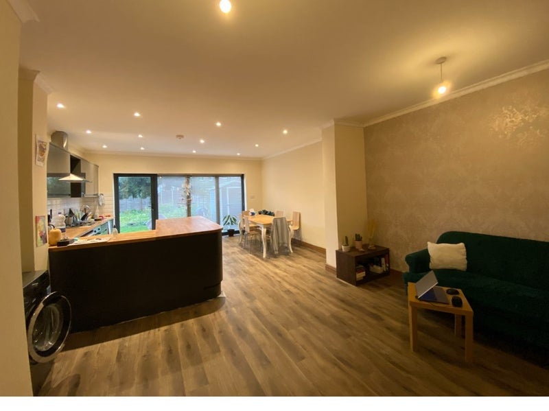 Room Rochdale Road in Greater London