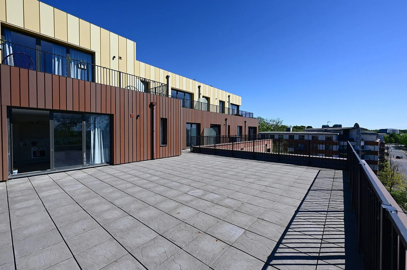 Flat Farnborough Road in Rushmoor