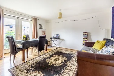 Flat Bruford Court in London