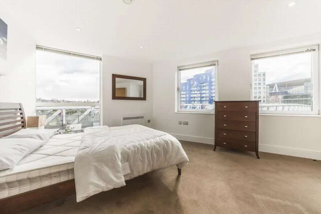 Flat Drayton Park in Greater London