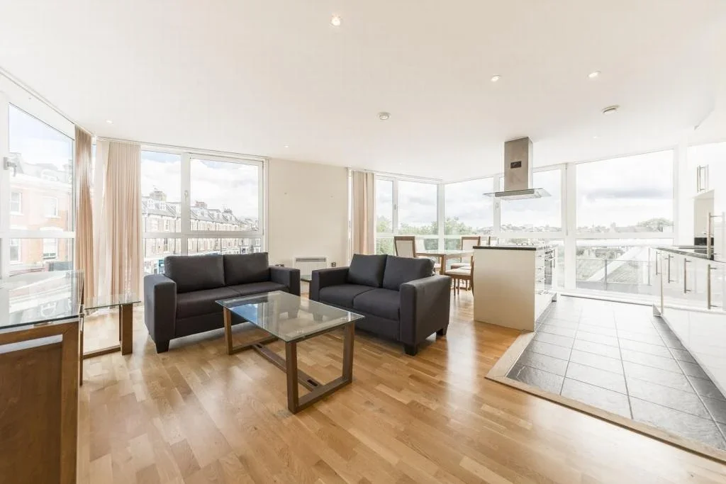 Flat Drayton Park in Greater London