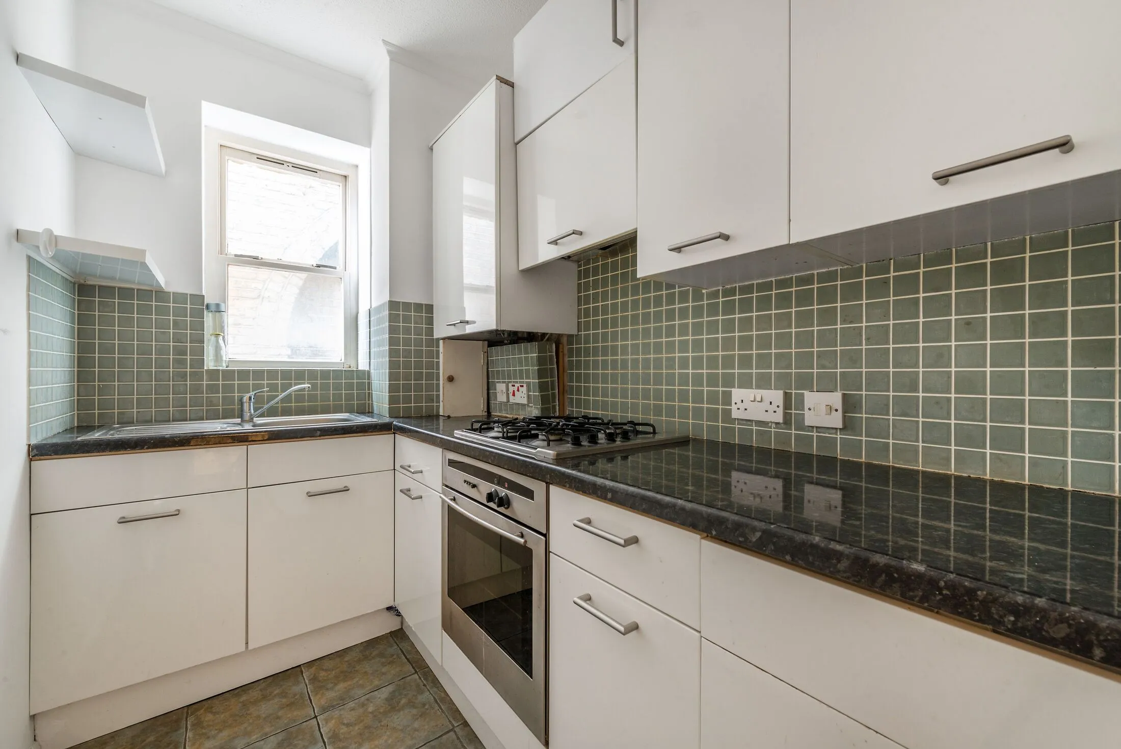 Flat Pembridge Gardens in Greater London