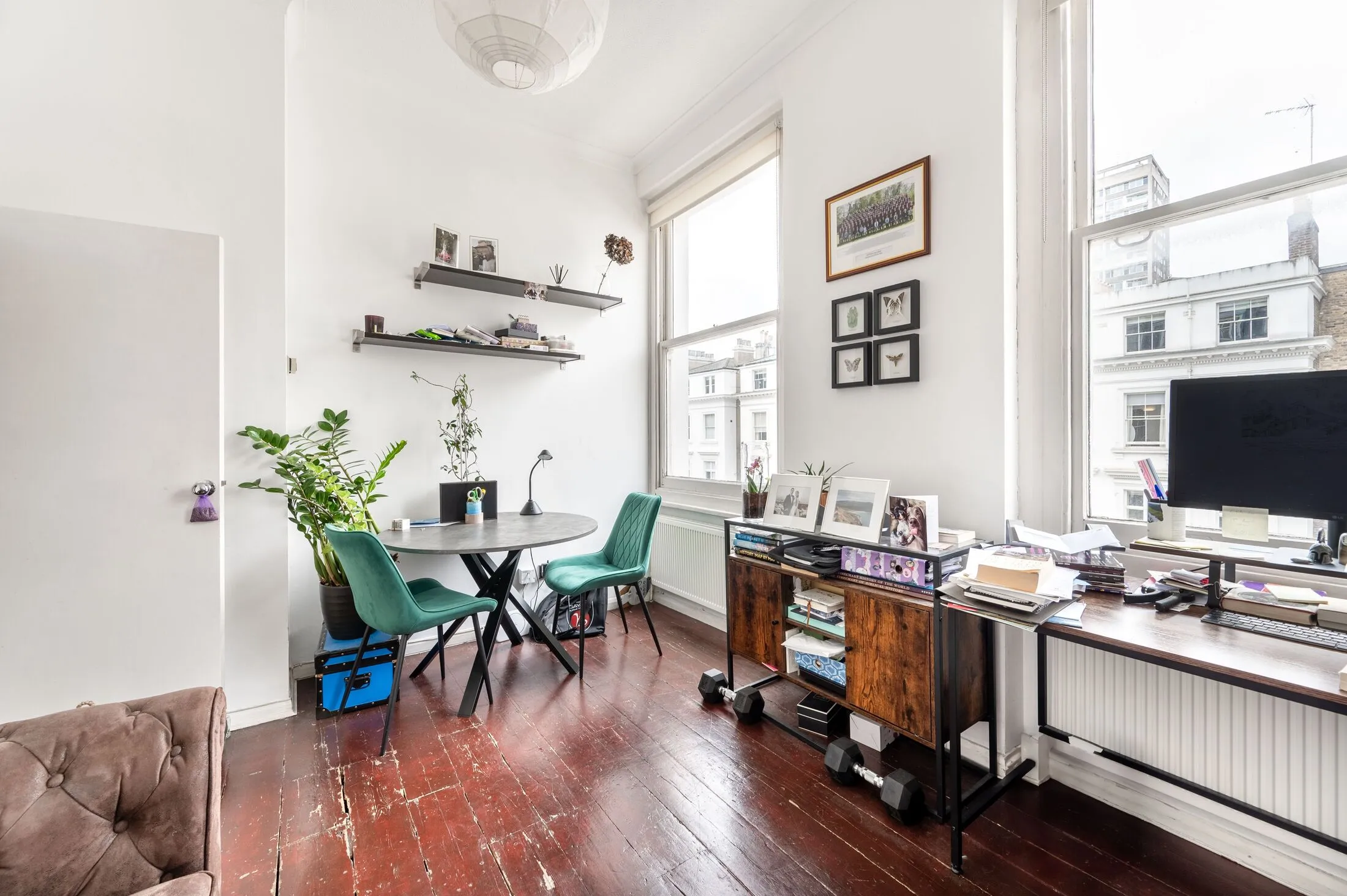 Flat Pembridge Gardens in Greater London