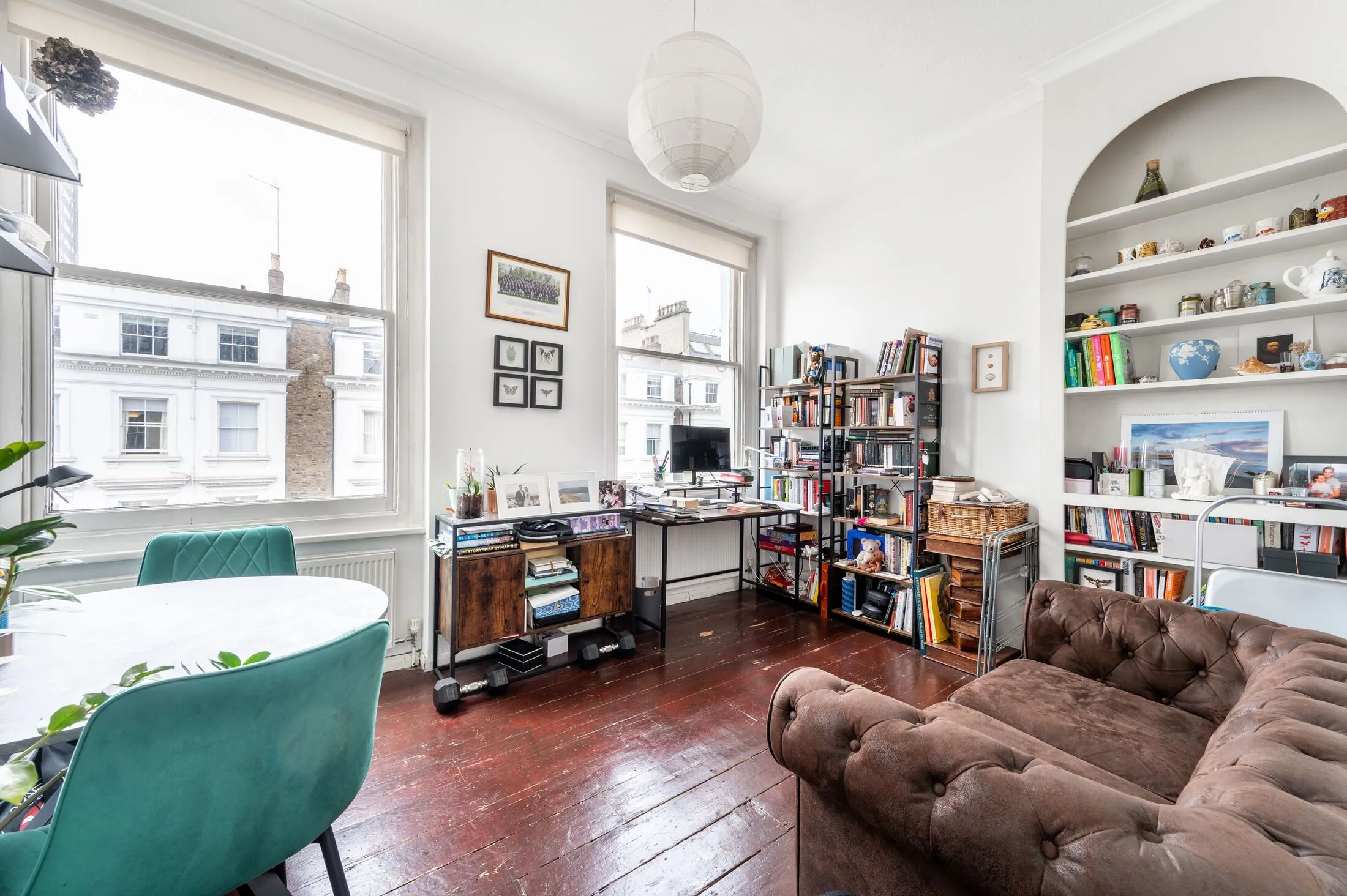Flat Pembridge Gardens in Greater London