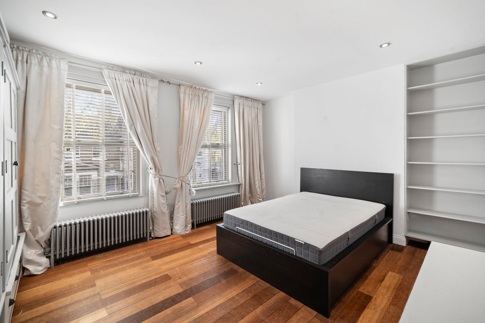 Flat Archel Road in Greater London