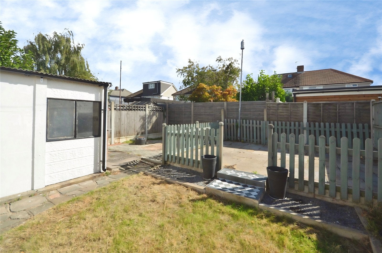 House Calbourne Avenue in Greater London