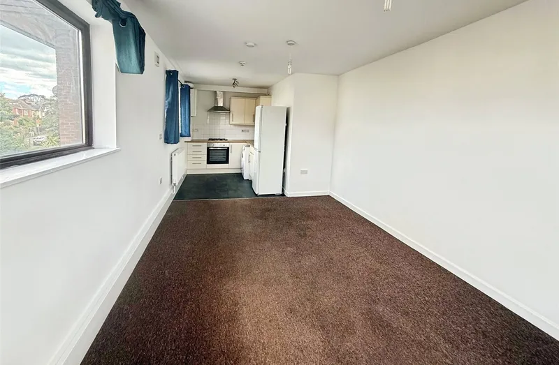 Flat Queensway in Torquay
