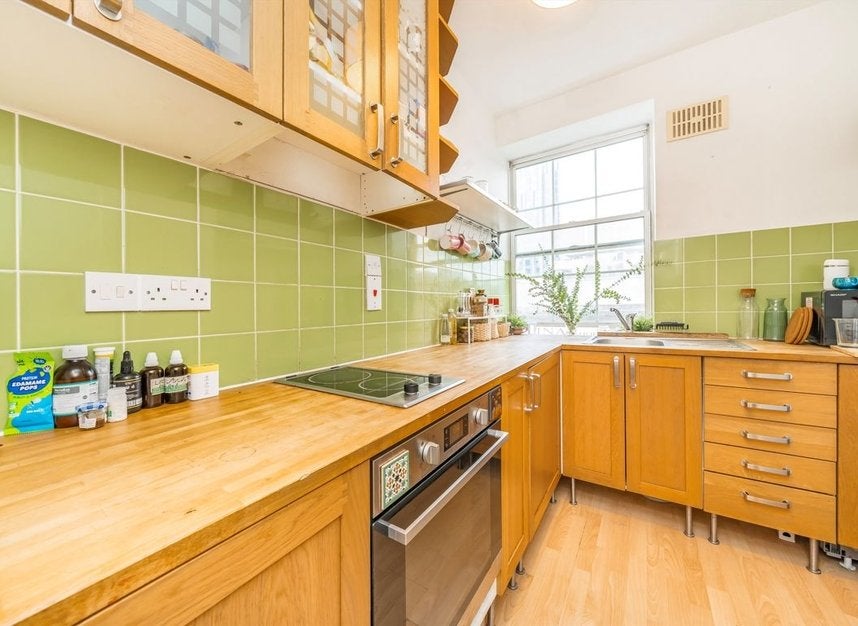 Flat Goulston Street in Greater London