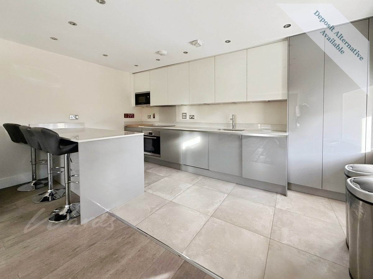 Flat Lyons Crescent in Tonbridge and Malling