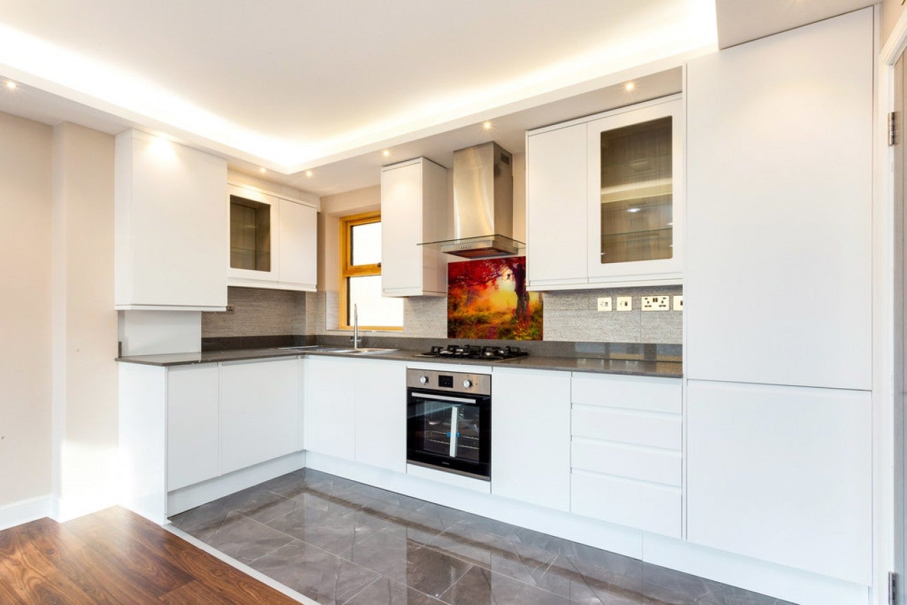 Flat Fairclough Street in Greater London