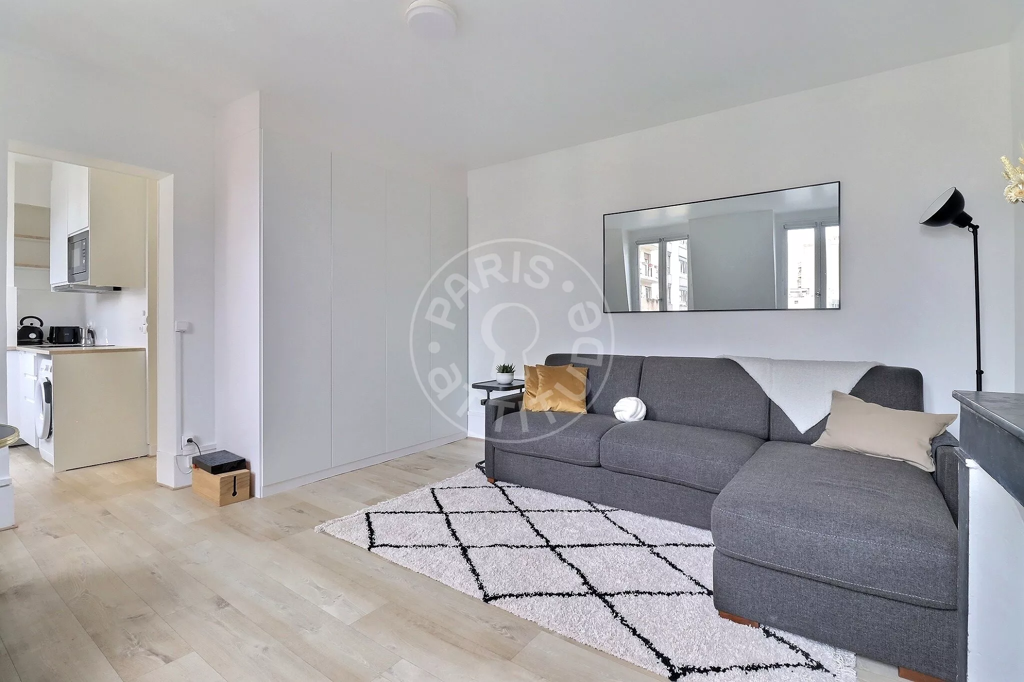 Appartement Cour Saint-Éloi à Paris