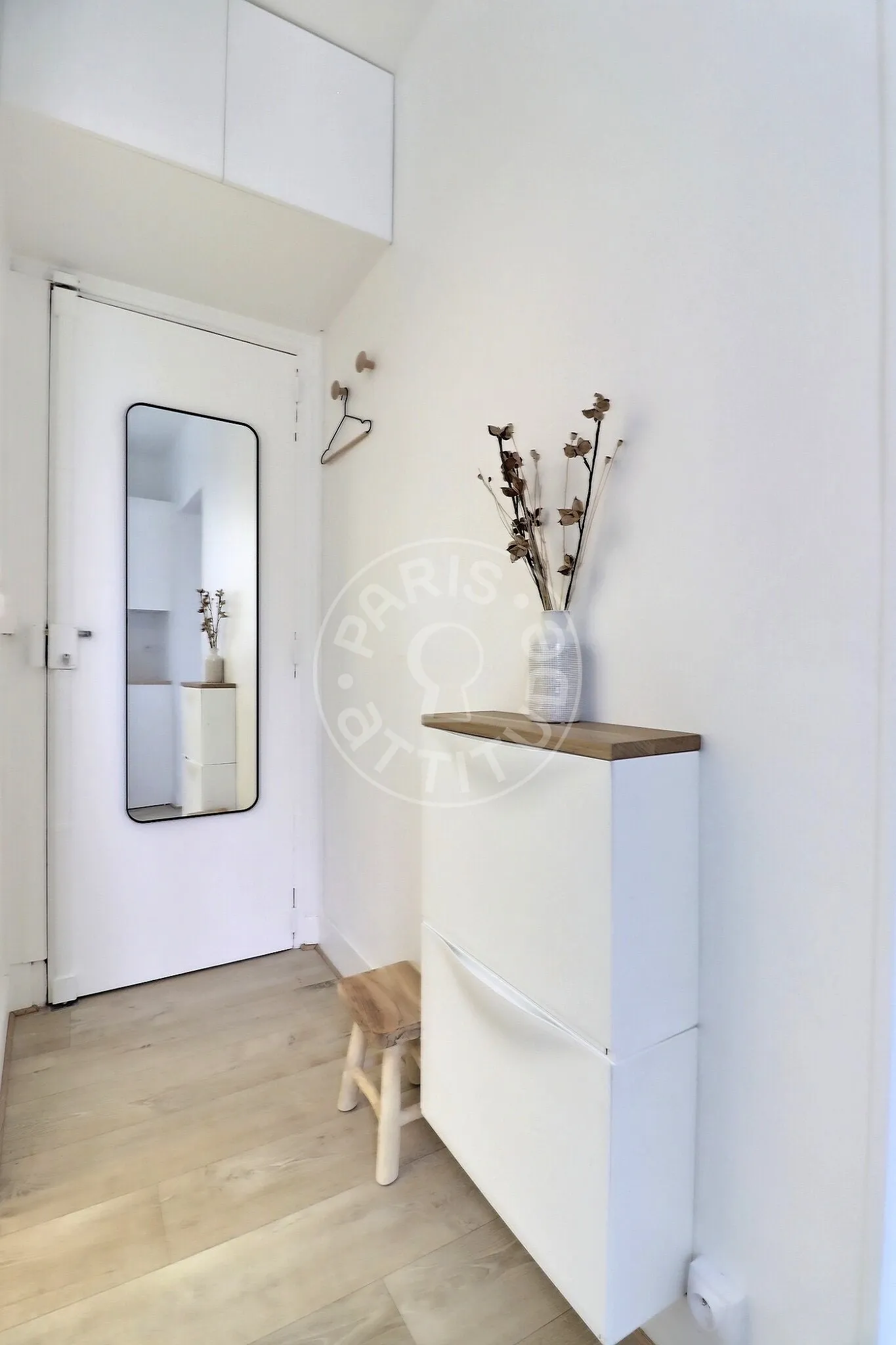 Appartement Cour Saint-Éloi à Paris