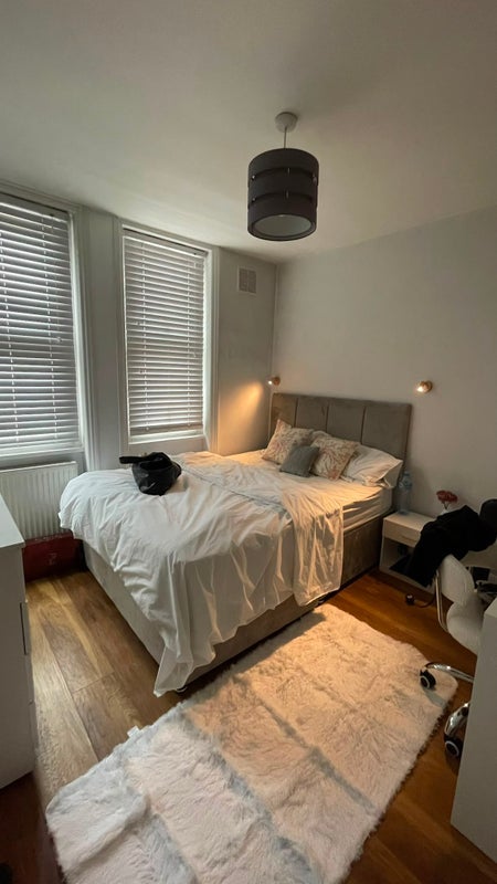 Room Kilburn High Road in Greater London