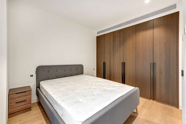 Flat York Road in Greater London