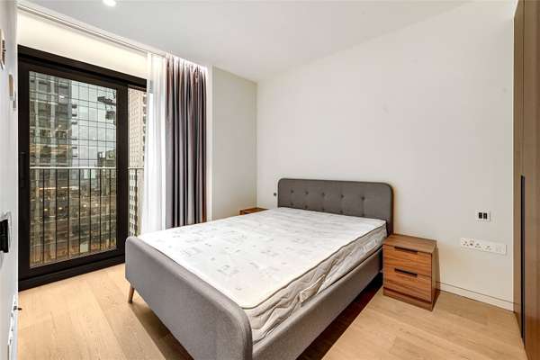 Flat York Road in Greater London