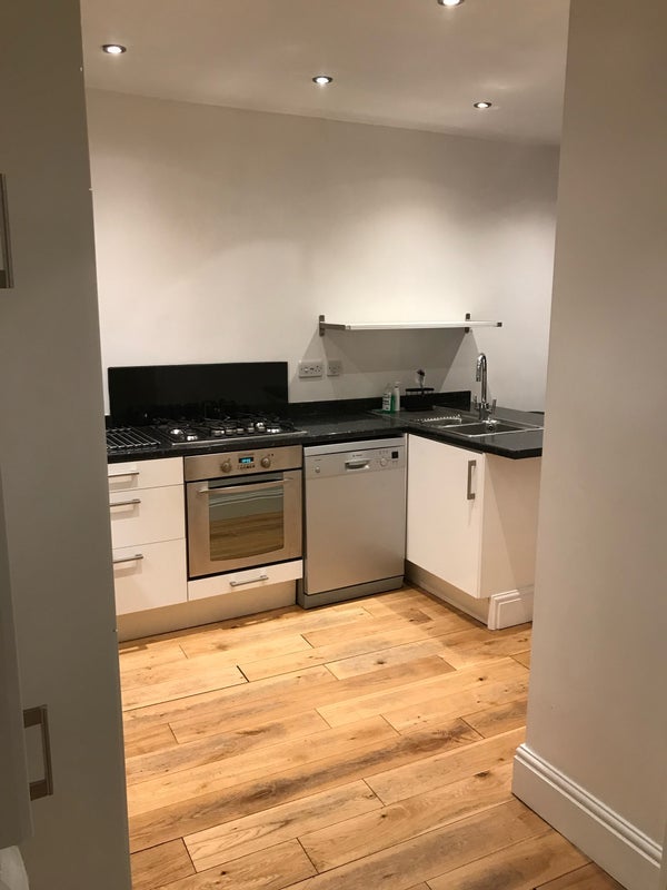 Flat Elmdale Road in Bristol