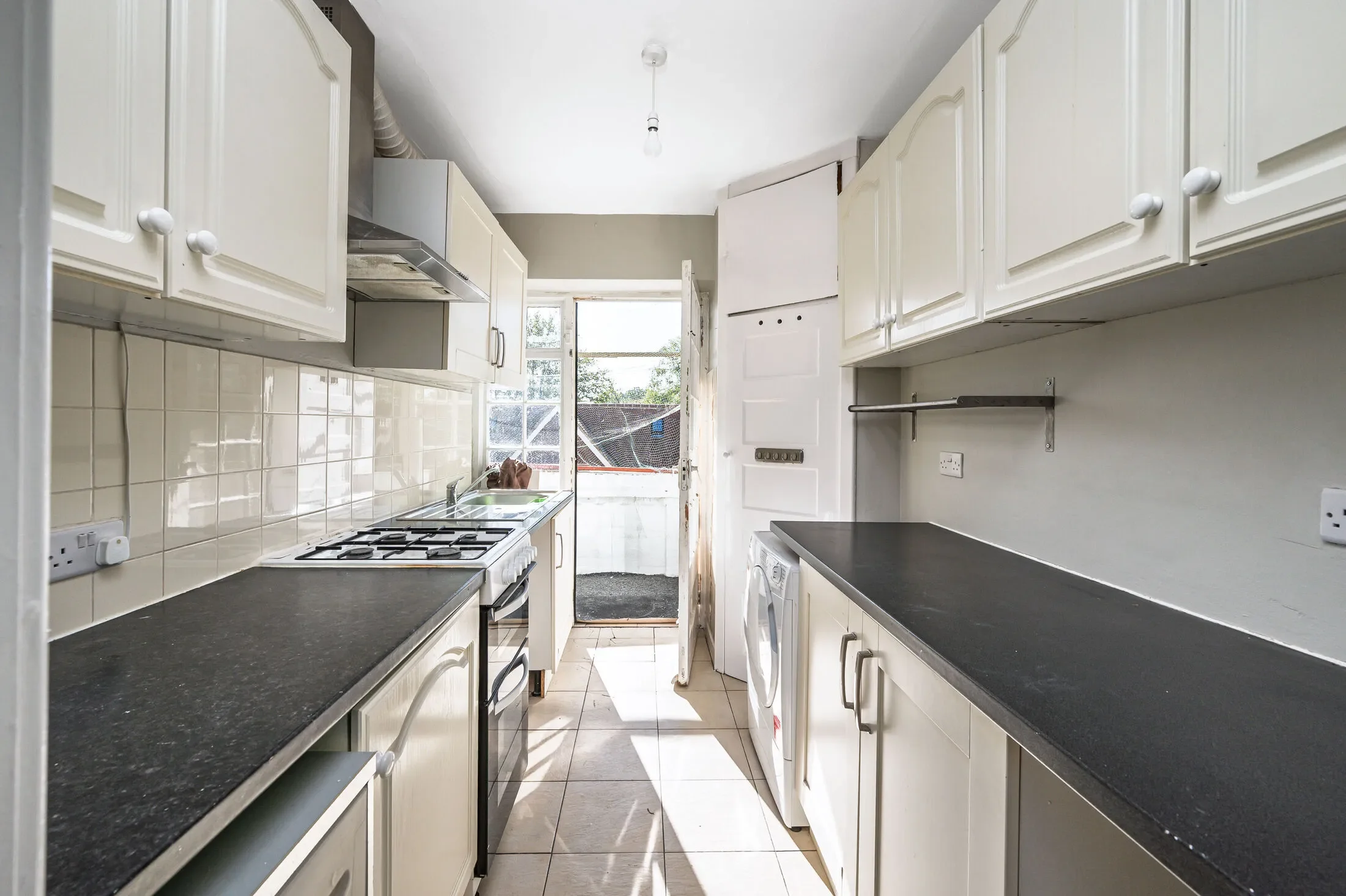 Flat Bute Mews in Greater London