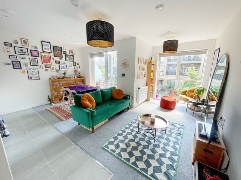 Flat Louis Close in Greater London