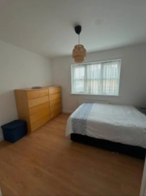 Room Tremaine Road in Greater London