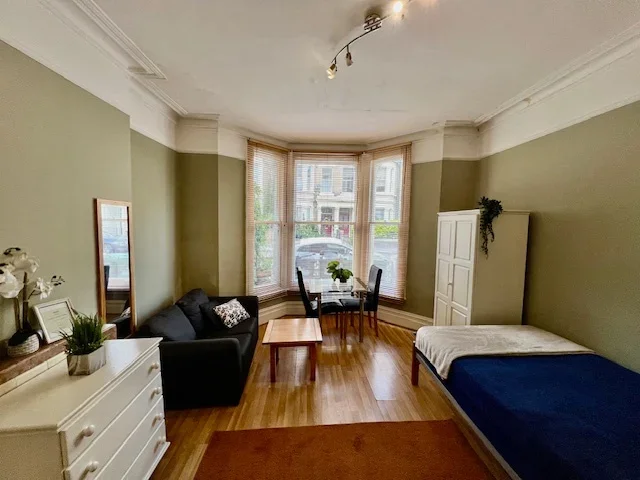 Room Matheson Road in Greater London