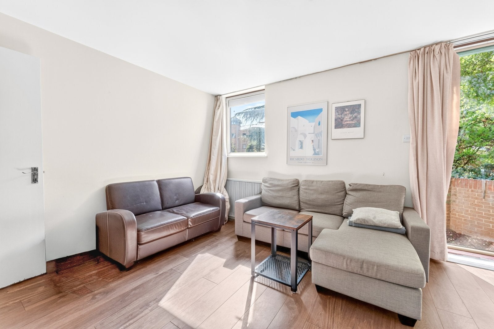Flat Tamarind Yard in Greater London