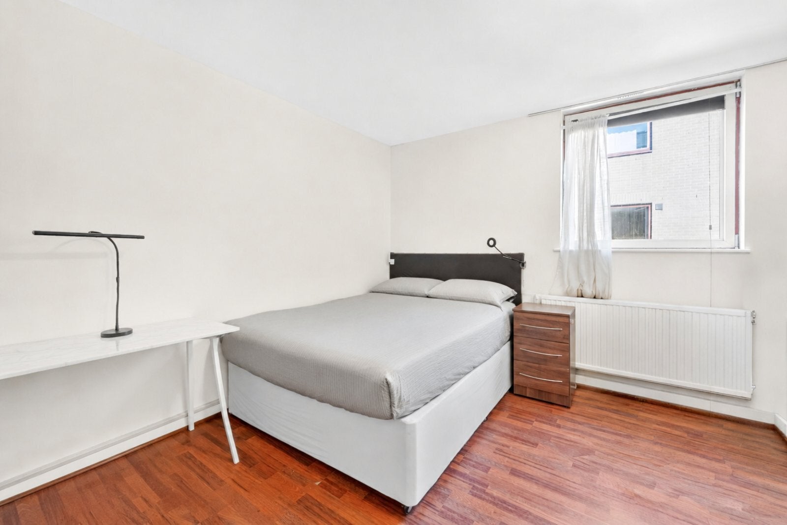 Flat Tamarind Yard in Greater London