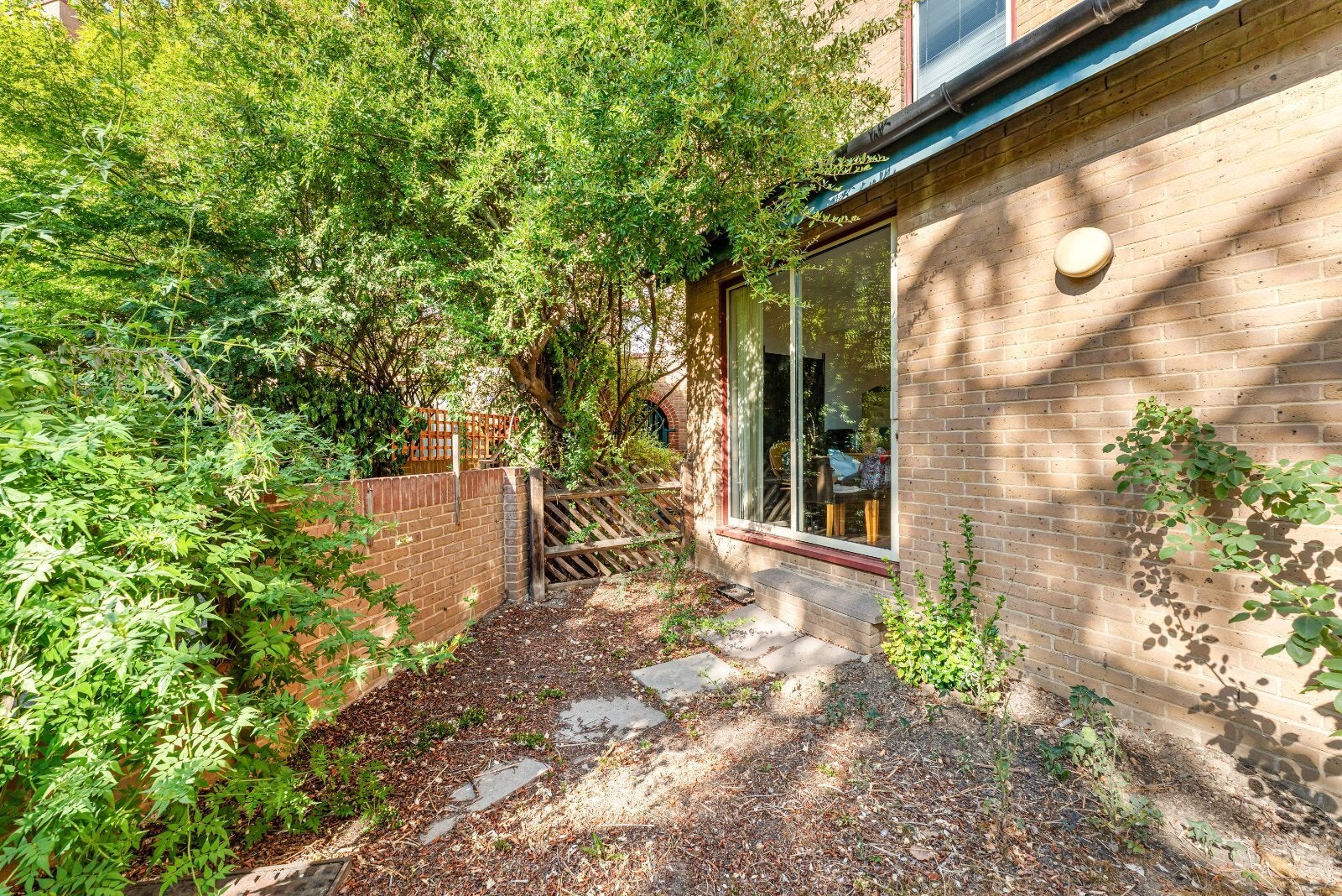Flat Tamarind Yard in Greater London