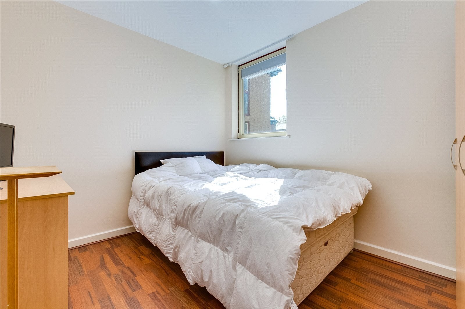 Flat Tamarind Yard in Greater London