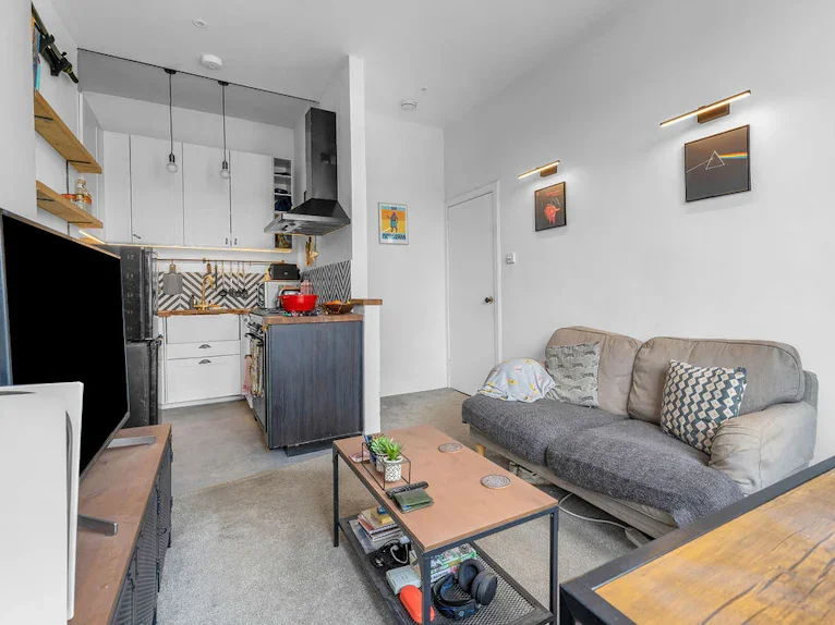 Flat Granton Road in Edinburgh