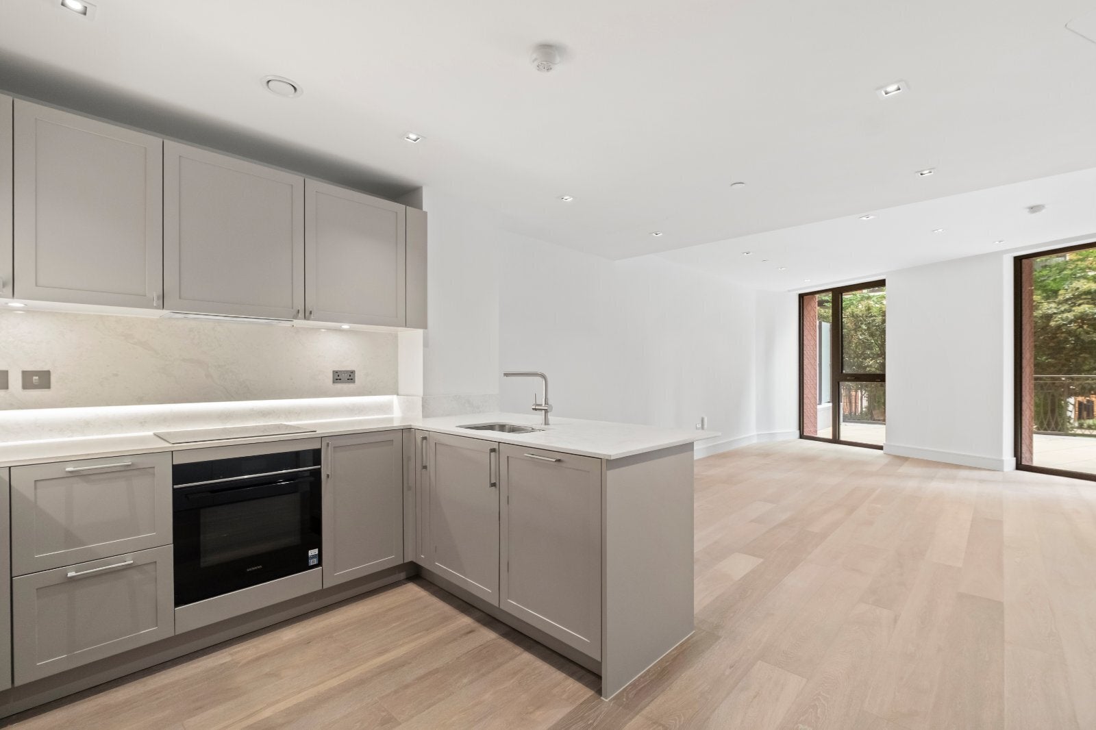 Flat Newcastle Place in City of Westminster
