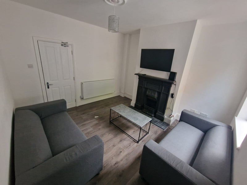 Room Harborne Park Road in Birmingham