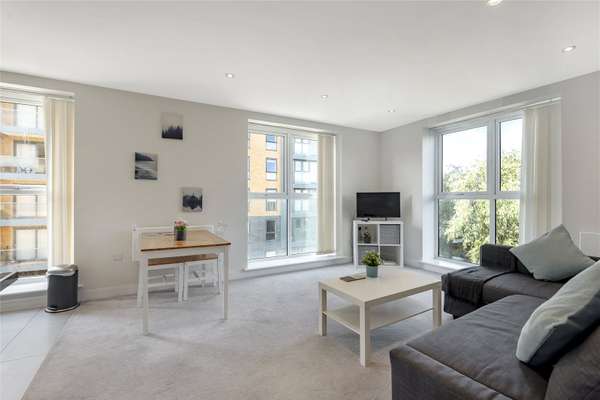 Flat Bedwyn Mews in Reading