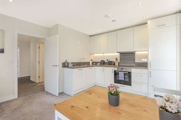 Flat Bedwyn Mews in Reading