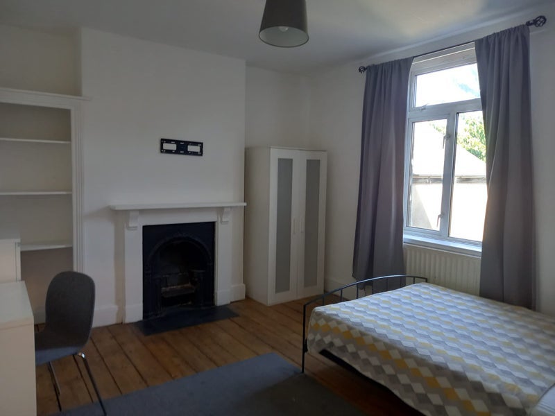 Room South Luton Place in Cardiff