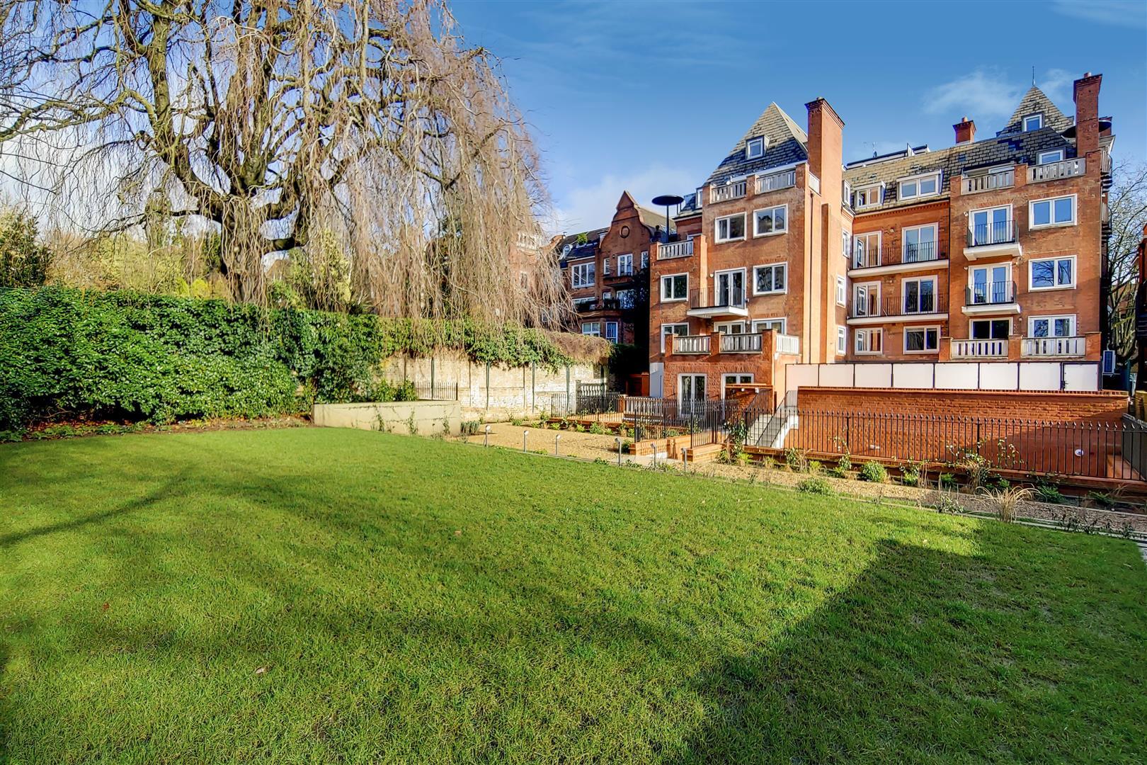 Flat Hampstead Grove in Greater London