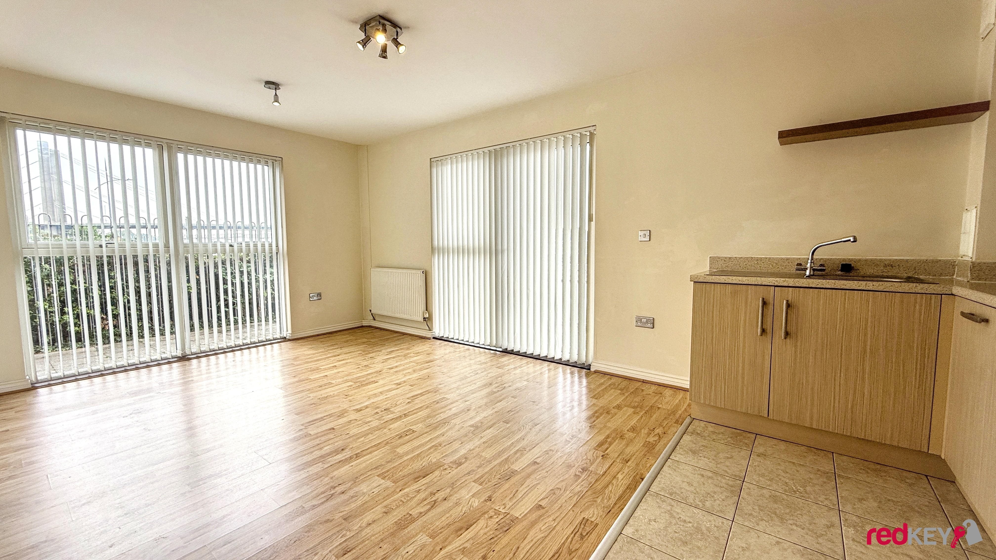 Flat Rodney Road in Newport