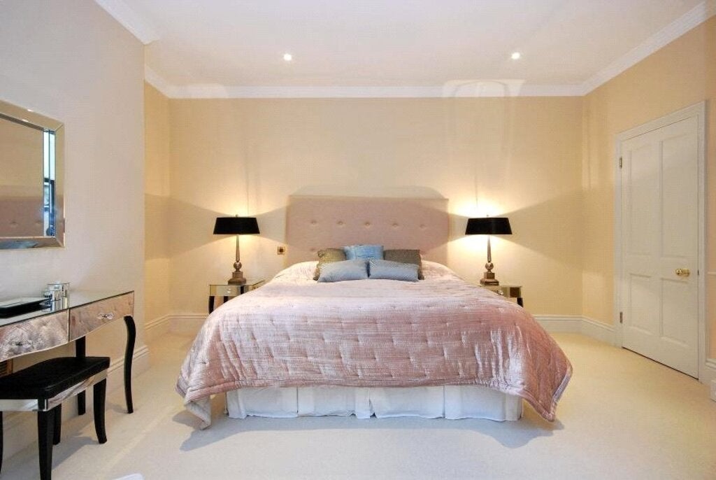 Flat West Eaton Place in City of Westminster