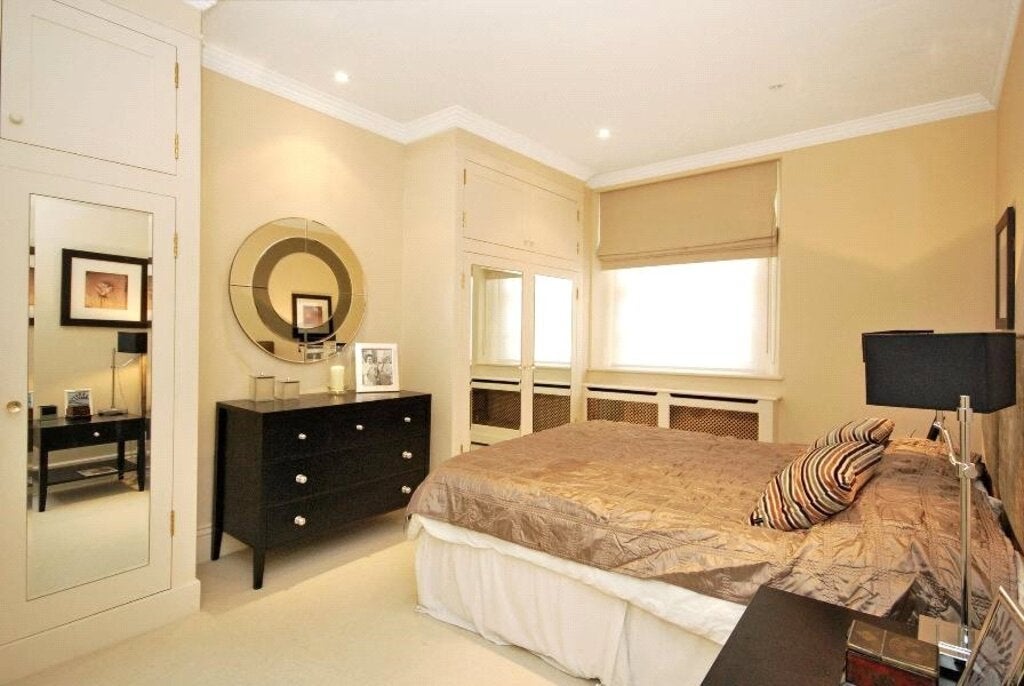 Flat West Eaton Place in City of Westminster