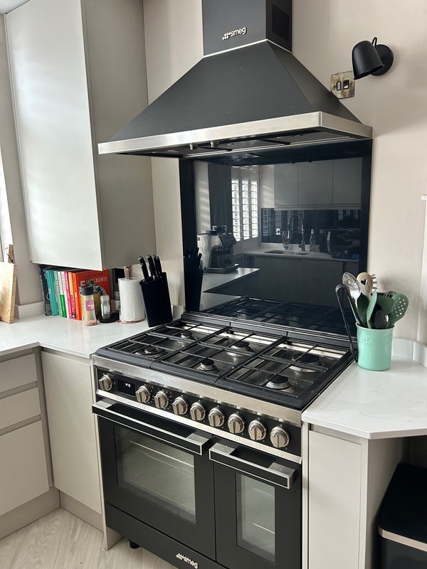 Room Upper Richmond Road West in Greater London