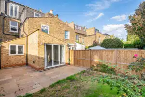 Flat Wolseley Gardens in Greater London