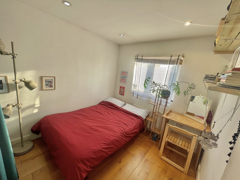 Room Holbrook Road in Greater London