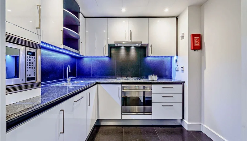 Flat Westferry Circus in Greater London