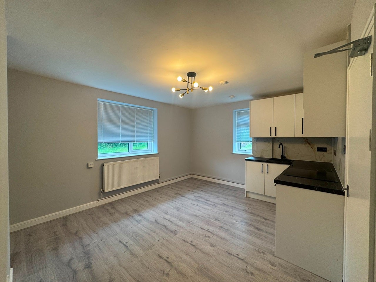 Flat Woodhall Road in Chelmsford