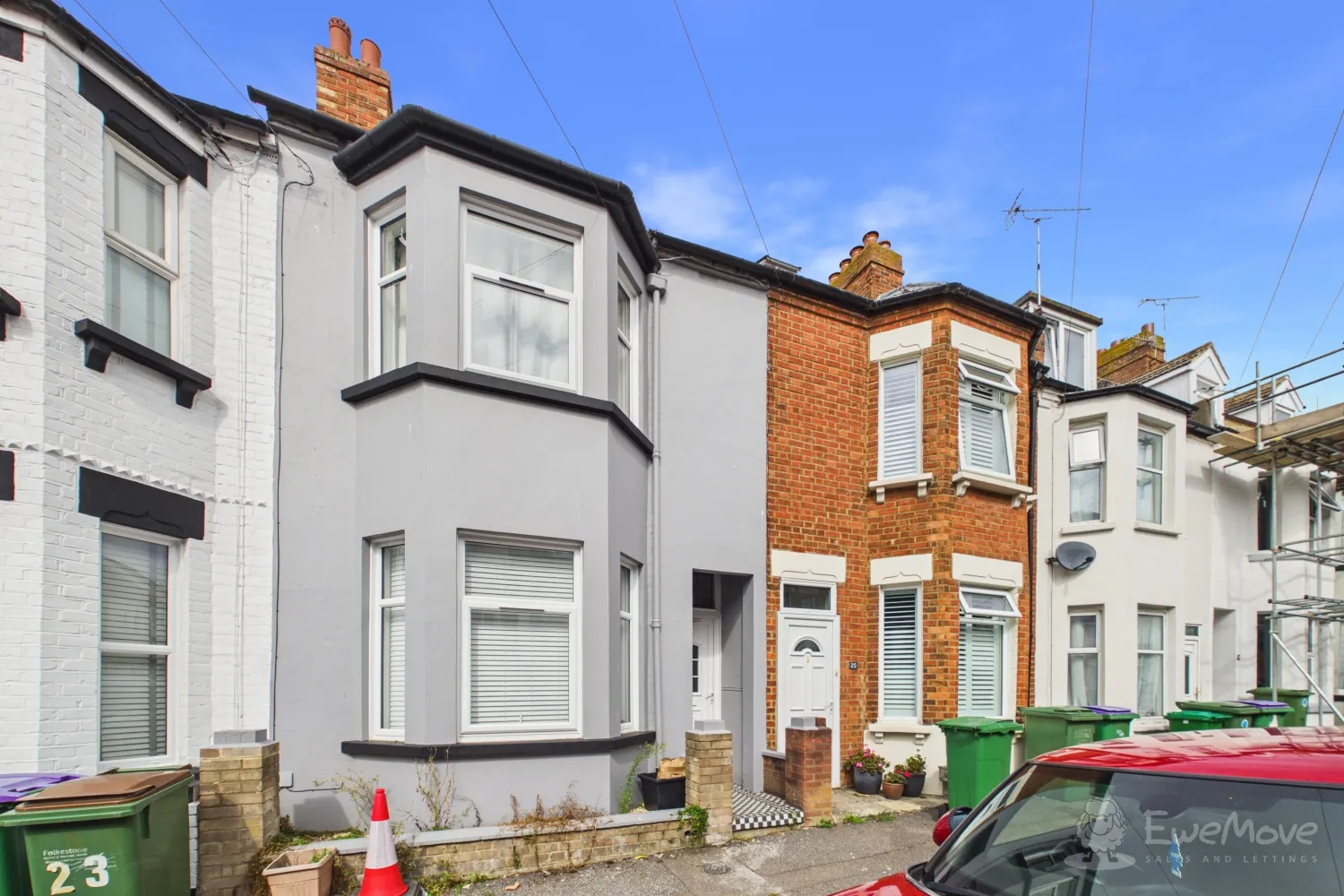 House Fern Bank Crescent in Folkestone and Hythe District
